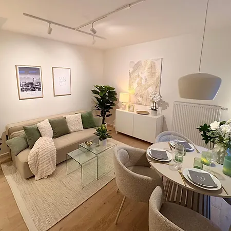 Cozy With Kitchen And Open Living Mnichov