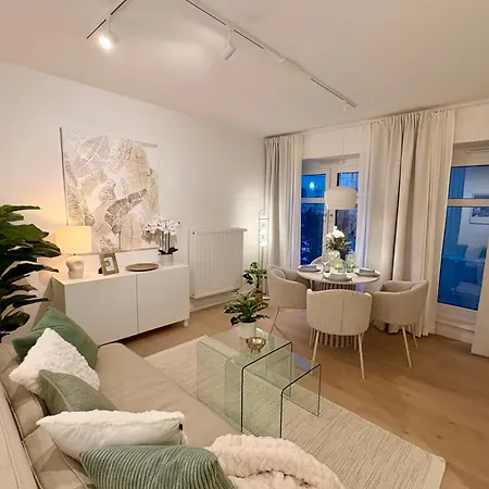 Cozy With Kitchen And Open Living * München