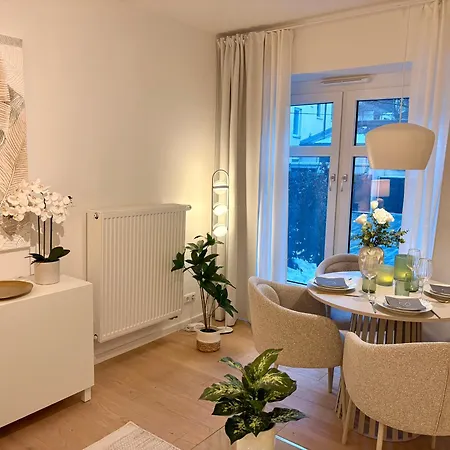 Cozy With Kitchen And Open Living Apartmán