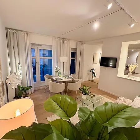 Cozy With Kitchen And Open Living Apartmán