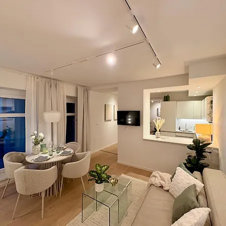 Cozy With Kitchen And Open Living Mnichov